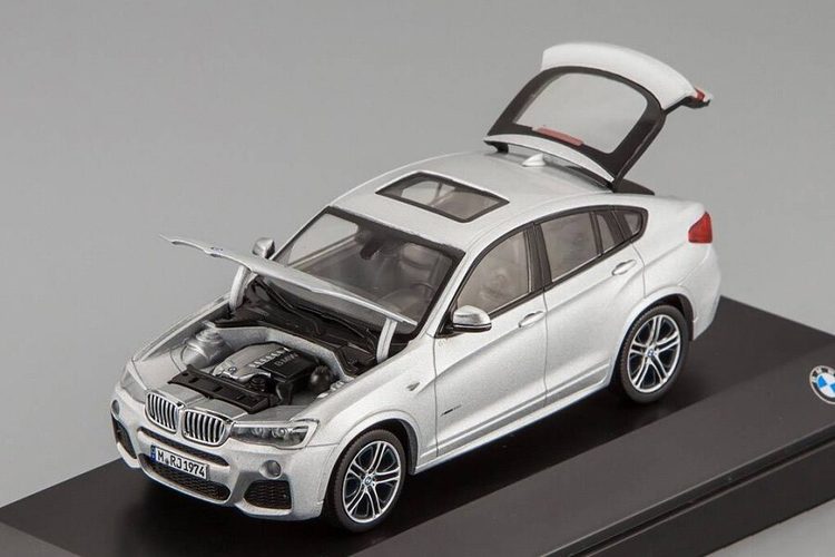 1:43 BMW X4 (2015), silver metallic