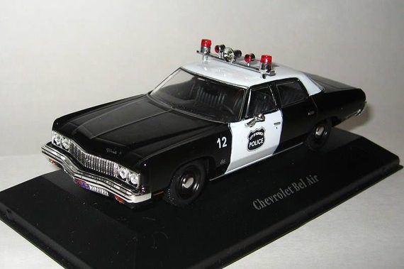 1:43 CHEVROLET Bel Air - 1973, черный/белый