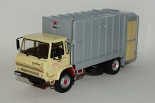 1:43 BERLIET GC 190 Benne Ordures Menageres, beige / grey